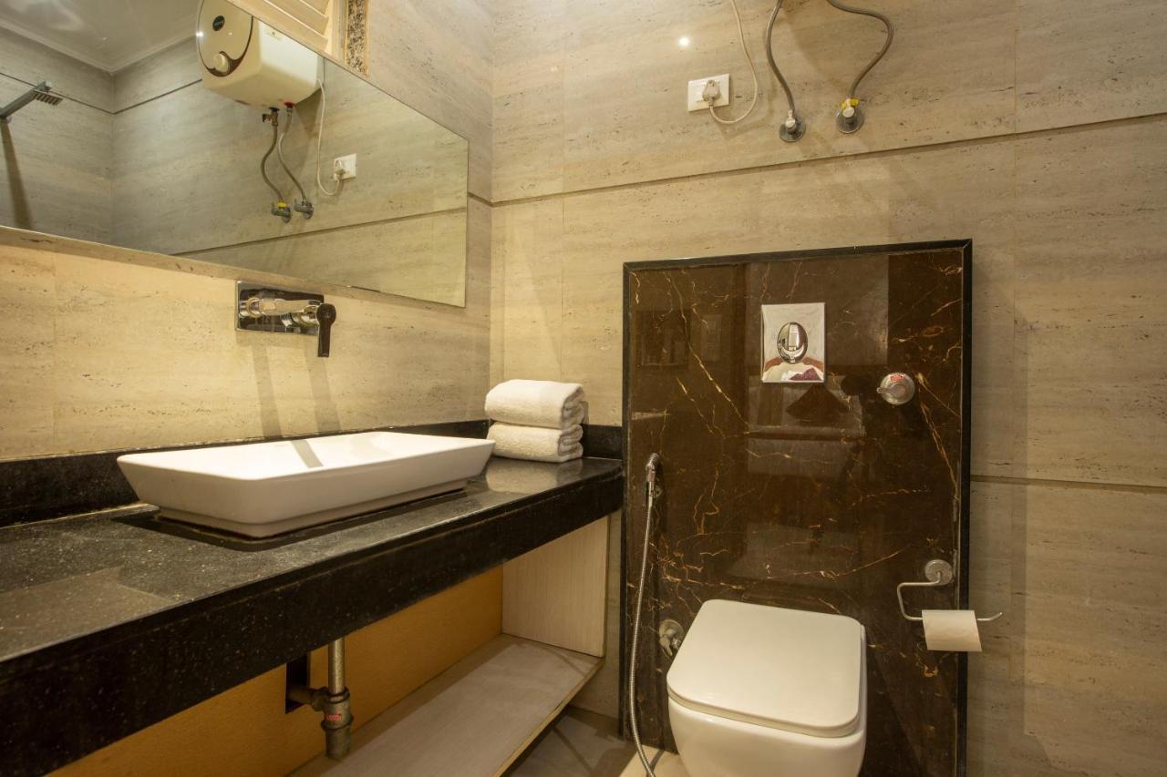 Hotel Arch Suites - Near Aerocity New Delhi Exteriör bild