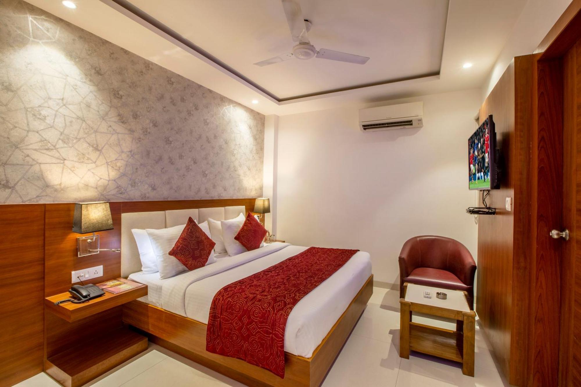 Hotel Arch Suites - Near Aerocity New Delhi Exteriör bild