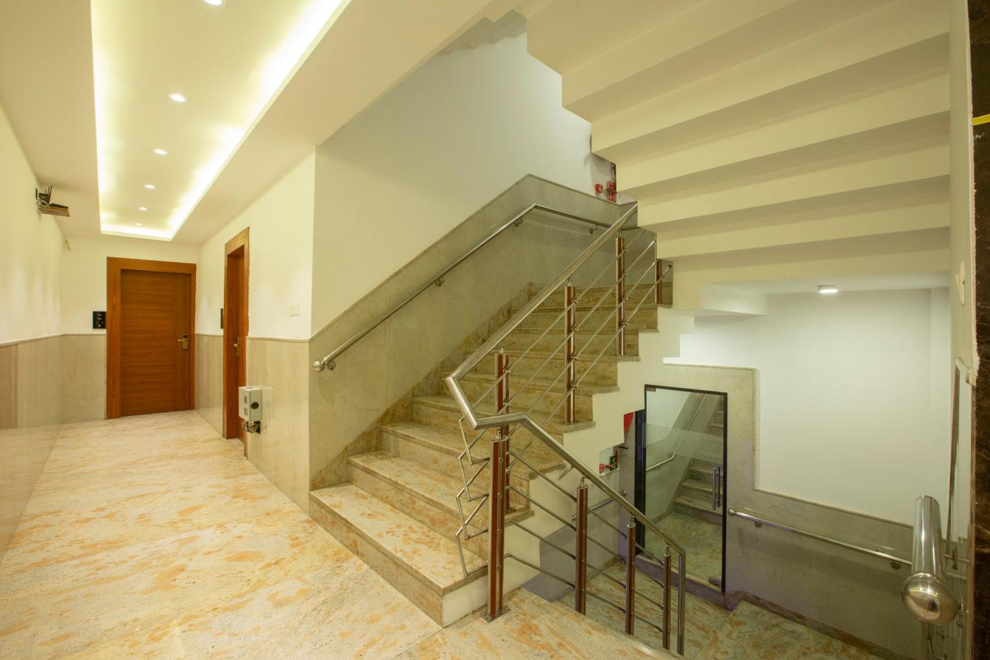 Hotel Arch Suites - Near Aerocity New Delhi Exteriör bild