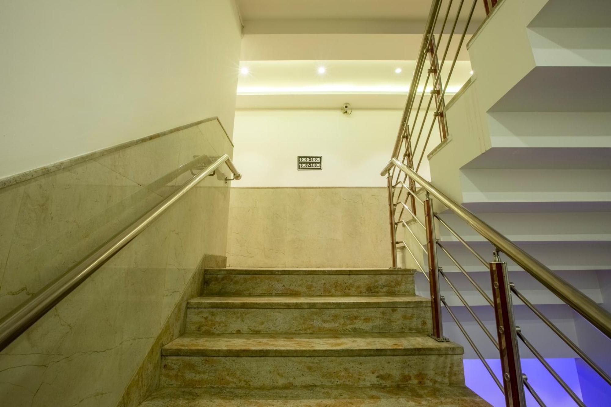 Hotel Arch Suites - Near Aerocity New Delhi Exteriör bild
