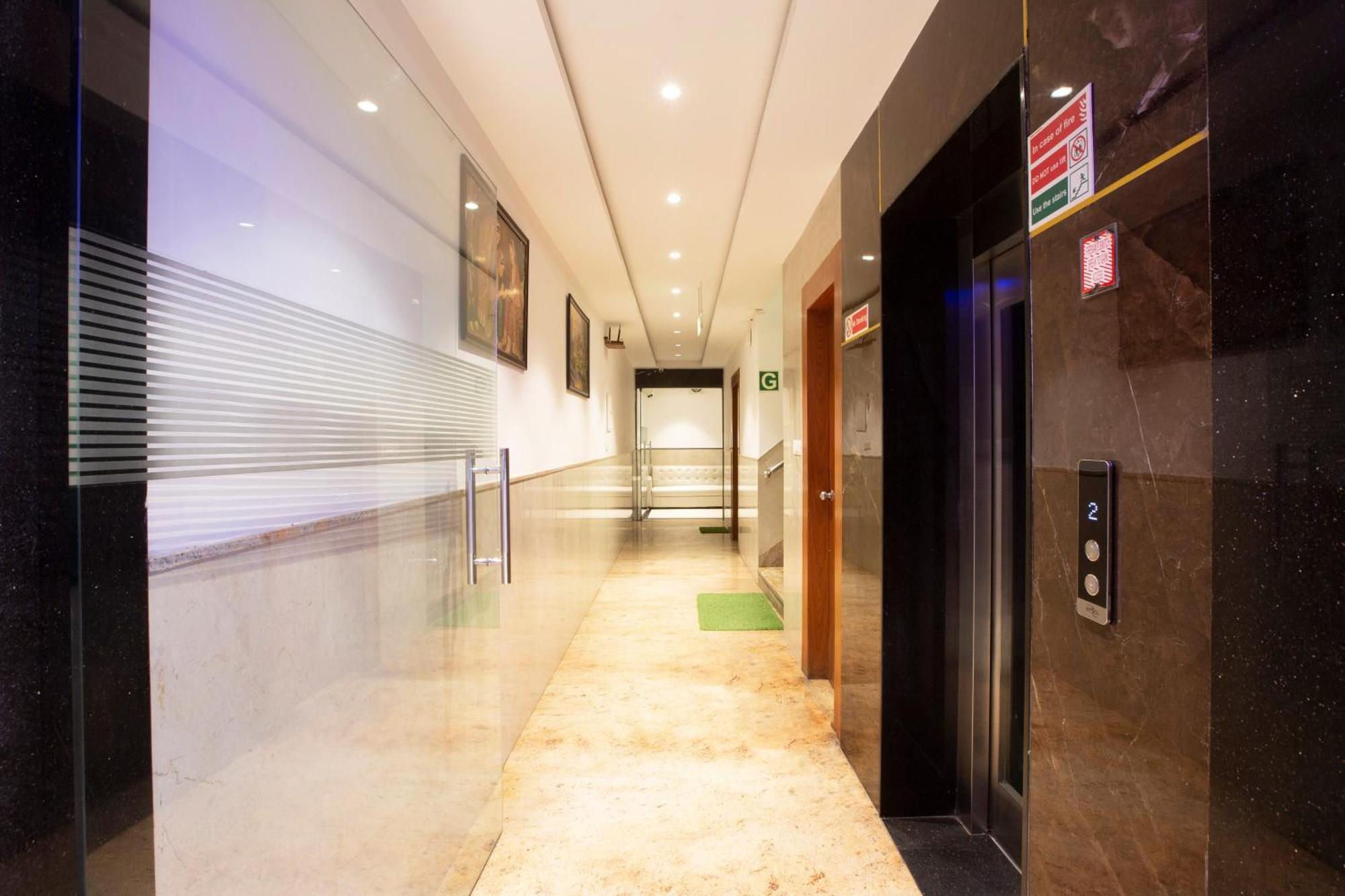 Hotel Arch Suites - Near Aerocity New Delhi Exteriör bild
