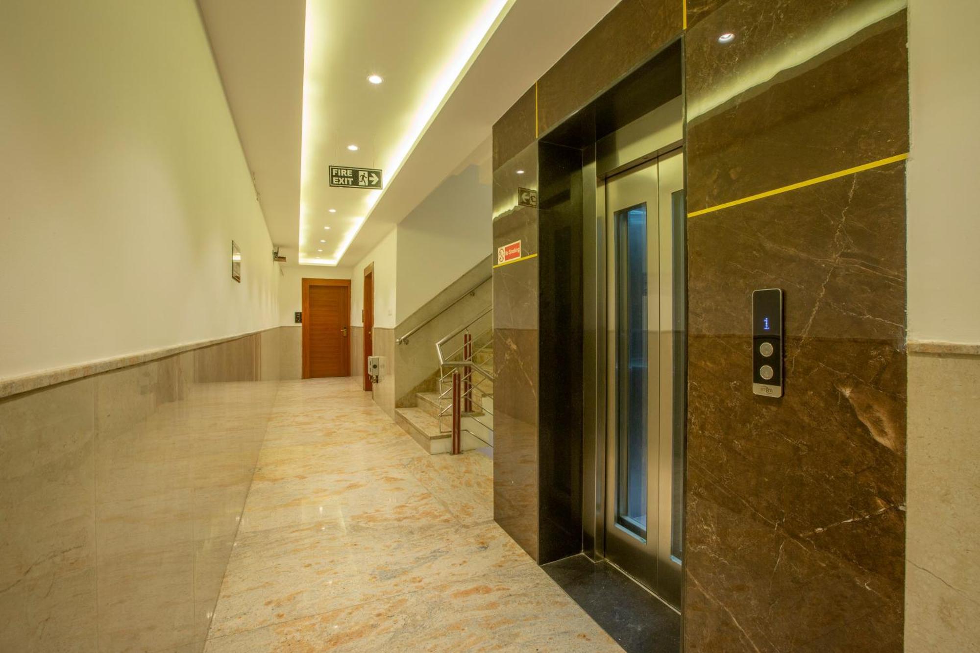 Hotel Arch Suites - Near Aerocity New Delhi Exteriör bild