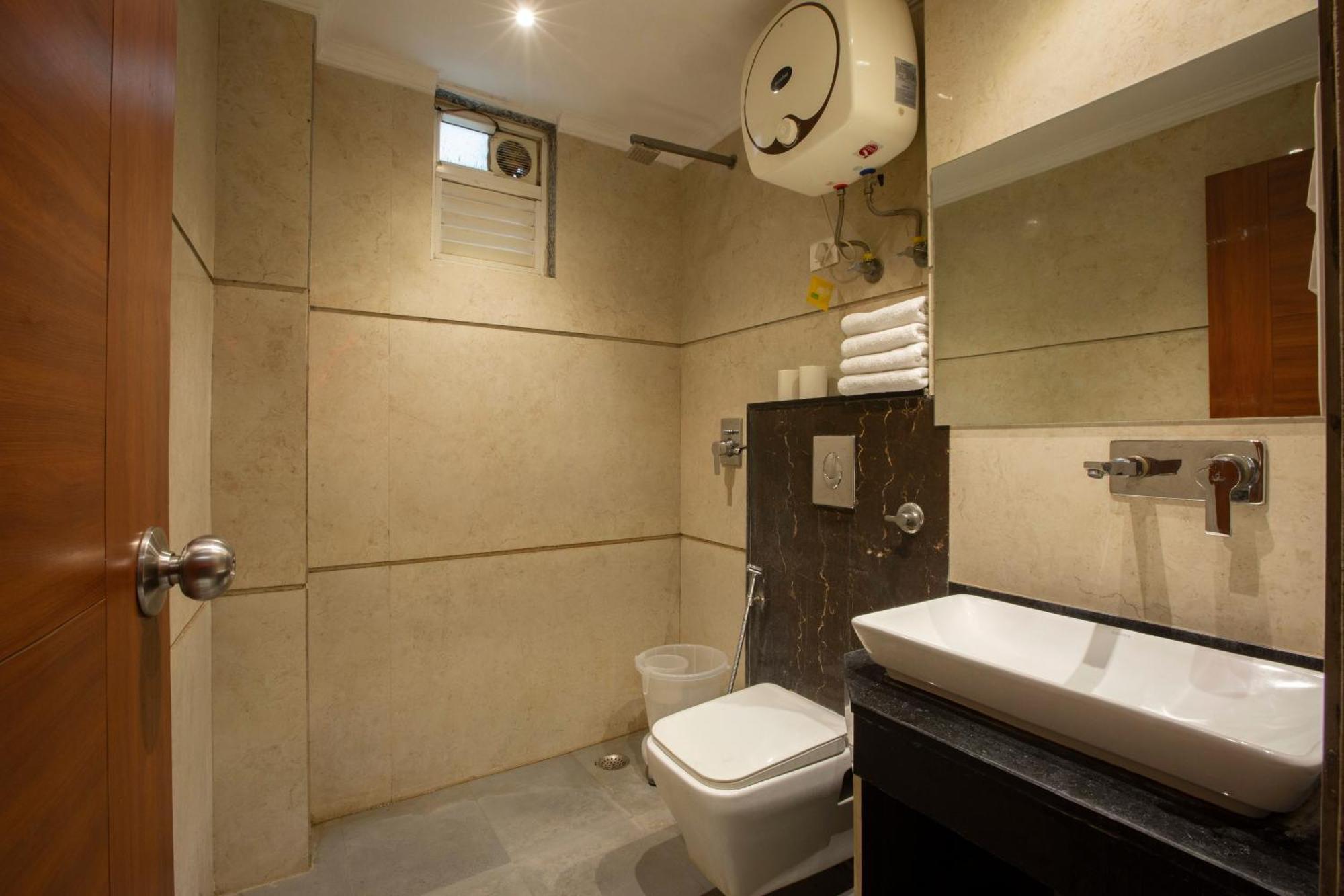 Hotel Arch Suites - Near Aerocity New Delhi Exteriör bild